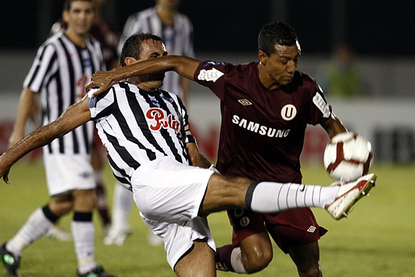 Libertad 1-1 Universitario4