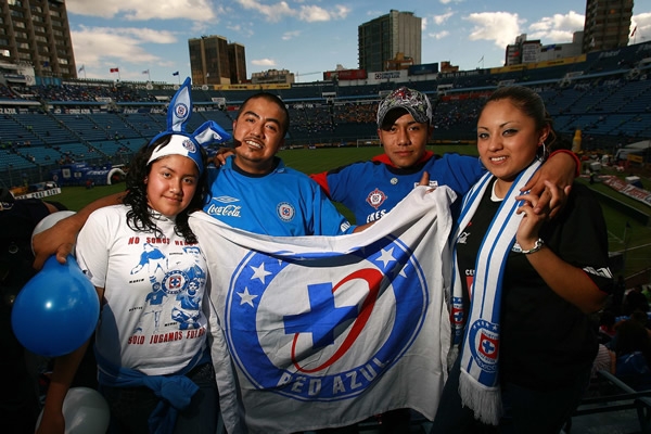 Los aficionados de Cruz Azul confían en su equipo