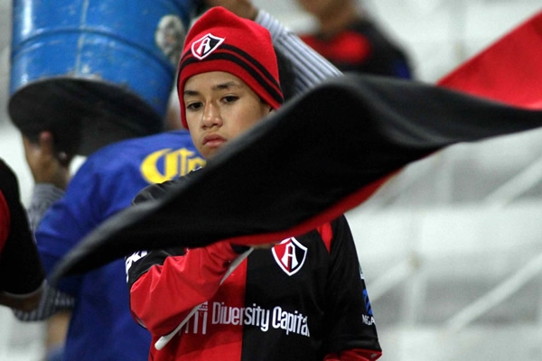 Los aficionados no dejan de apoyar, pero esperan más