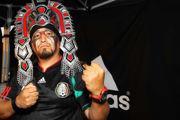 Los aztecas que siempre marcan el territorio donde están.