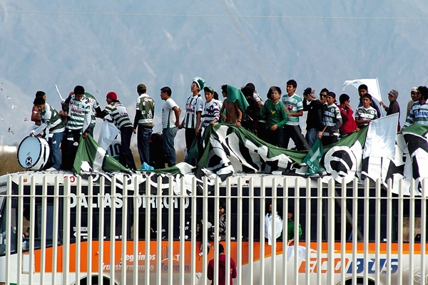 Los de Santos venían hasta encima del camión.