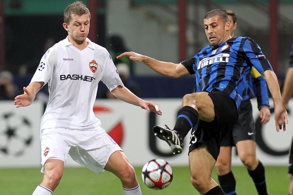 Los del Inter no prestaban mucho la pelota.
