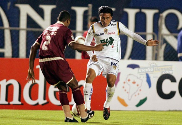 Los del Universitario también querían ganar el duelo.