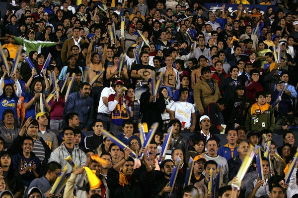 Los fieles aficionados abarrotaron el Volcán.