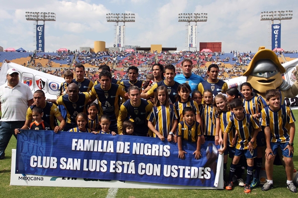 Los Gladiadores rindieron homenaje al Tano De Nigris.