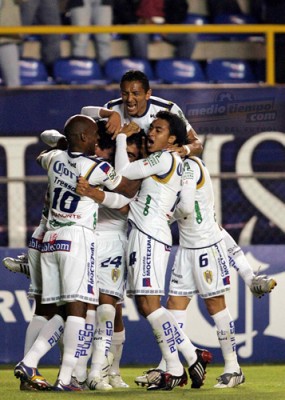 Los Gladiadores sabían el compromiso y abrieron los cartones. 1-0