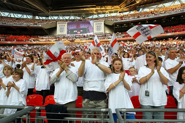 Los ingleses apoyando a su modo