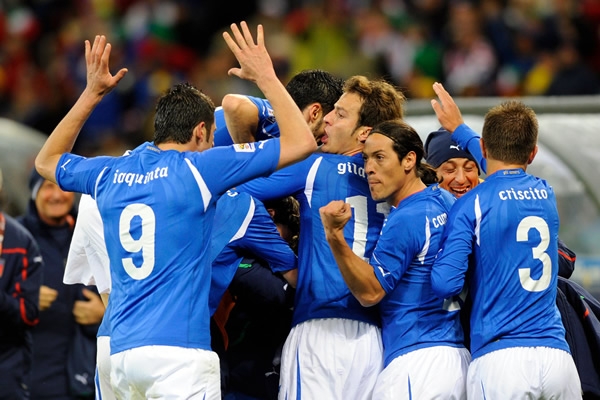 los italianos nunca pierden el espíritu