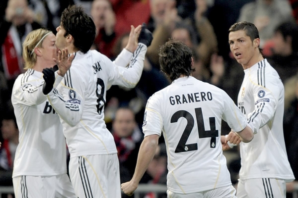 Los madrileños festejando su gol