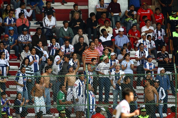 Los pocos aficionados de PAchuca se fueron decepcionados.