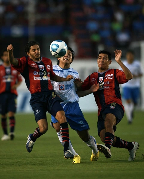 Los Potros cerraron los espacios