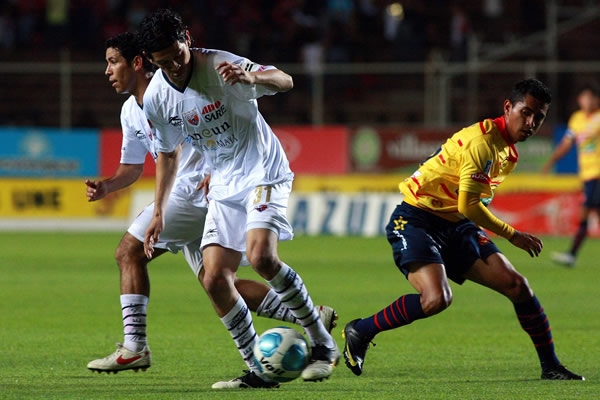 Los Potros jugaron de manera inteligente y se llevaron el partido