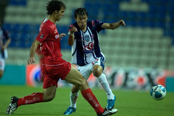 Los Tuzos, con uno menos, no pudieron con la defensiva de Toluca