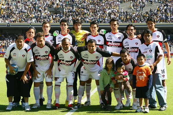 Los Zorros se presentaron en la Cancha de CU.