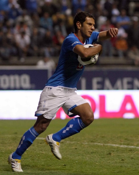 Lozano macró 2 goles