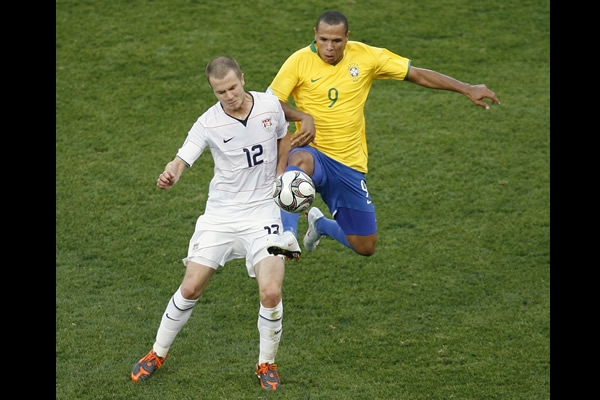 Luis Fabiano no pudo anotar en este partido.