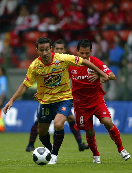 Luis Gabriel Rey tratando de orquestar una llegada de Monarcas