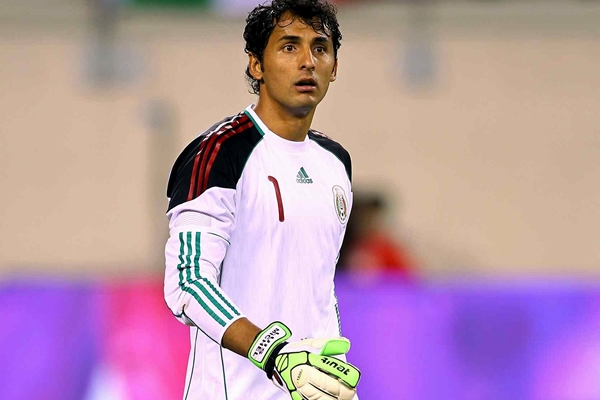 Luis Michel salió como el cancerbero titular.