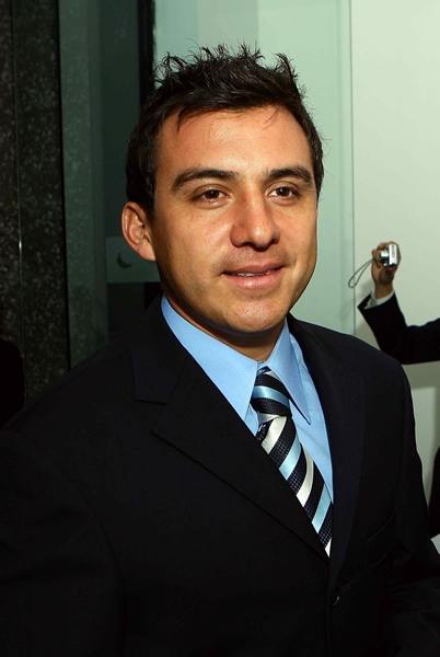 Luis Pérez llegó puntual al evento.