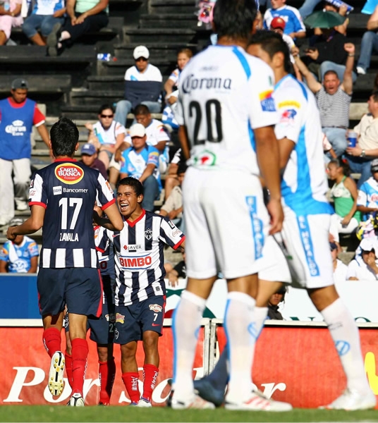 Medina metió el centro para el gol regio
