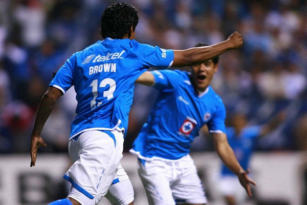 Melvin Brown festeja su tanto