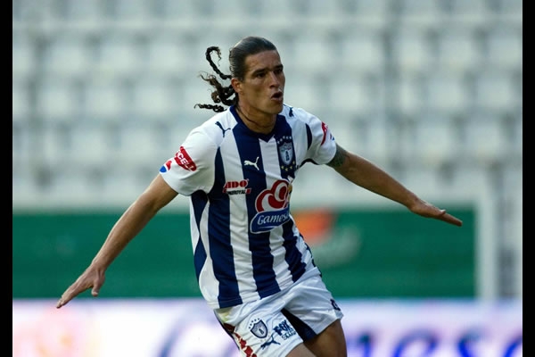 Mendivil festeja su segundo gol