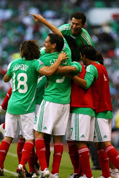 México venció 4-1 a El Salvador
