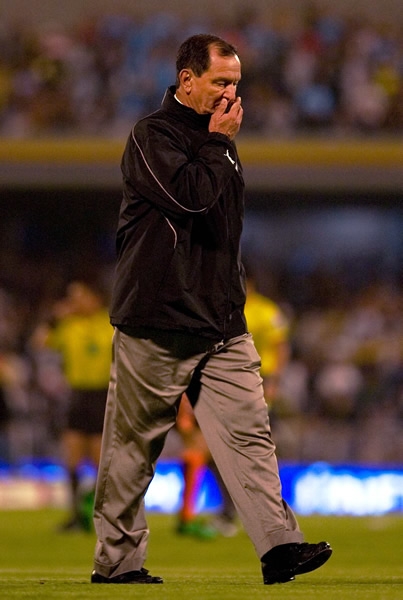 Meza se fue preocupado en el primer tiempo.