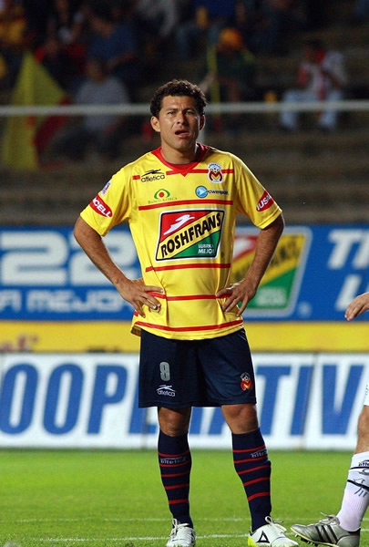 Miguel Sabah no hizo bueno el penal cometido a Borgetti