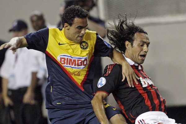 Milán y América lucharon intensamente