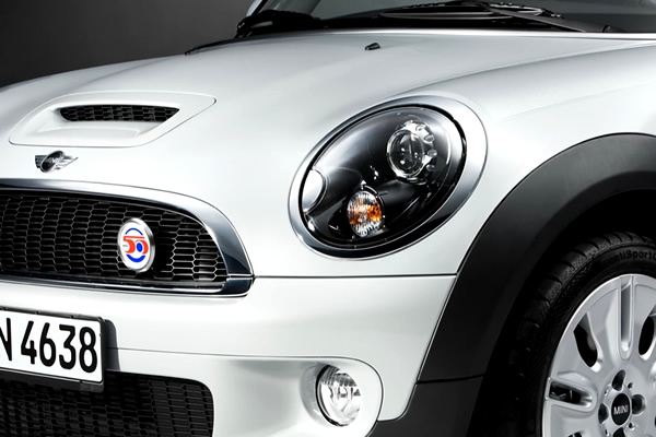 Mini festeja su 50 aniversario con dos ediciones especiales 7