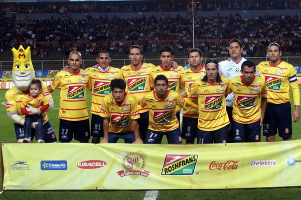 Morelia se toma lña tradicional foto de equipo