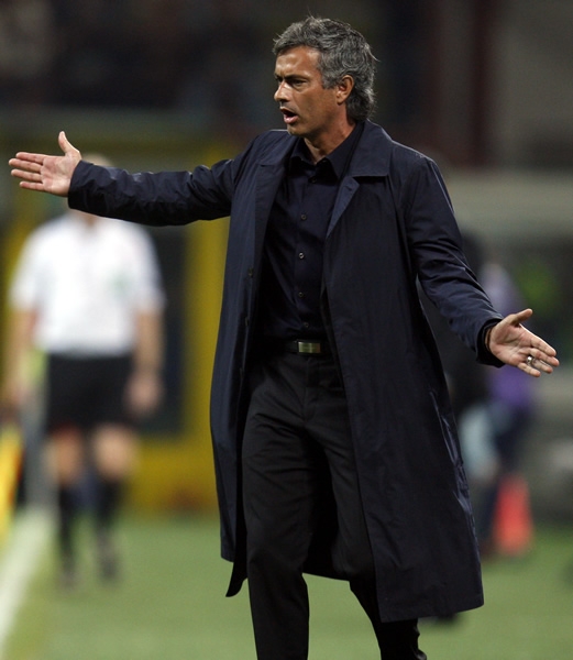 Mourinho no logró definir la defensiva del Barça.