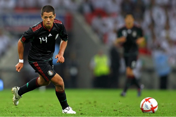 Mucha gente esperaba ver al Chicharito en la cancha