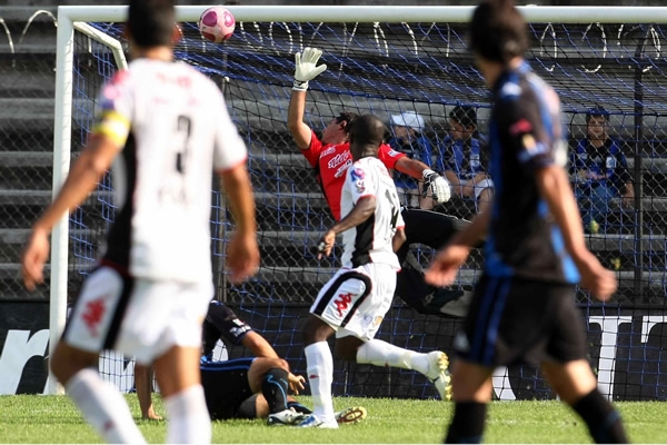 Nkong marcó el empate de Indios