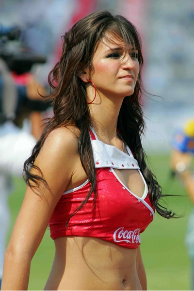 No podían faltar las tradicionales cheerleaders