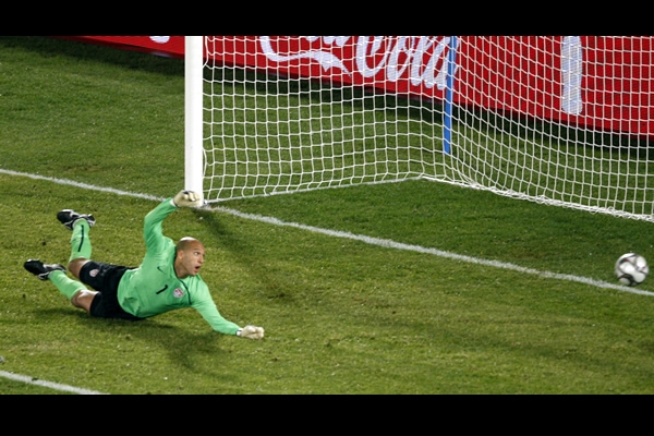 No pudo hacer nada ante los golazos.