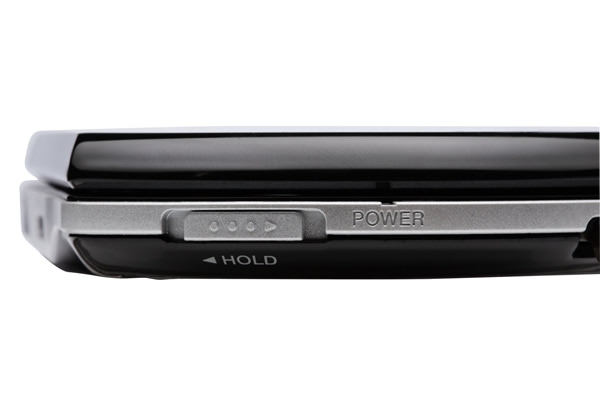 No se ve ningún puerto para UMD.