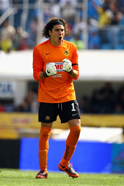 Ochoa festeja el primer gol americanista