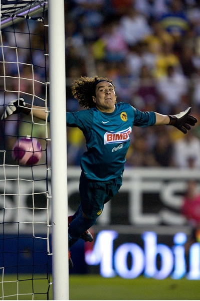 Ochoa no llega al esférico