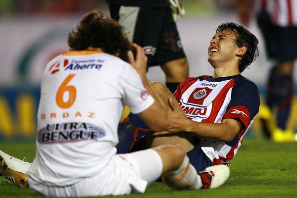 Omar Arellano tampoco pudo cambiar la cara a Chivas