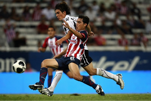Omar Bravo regresó a Chivas después de su paso por el Depor y Tigres