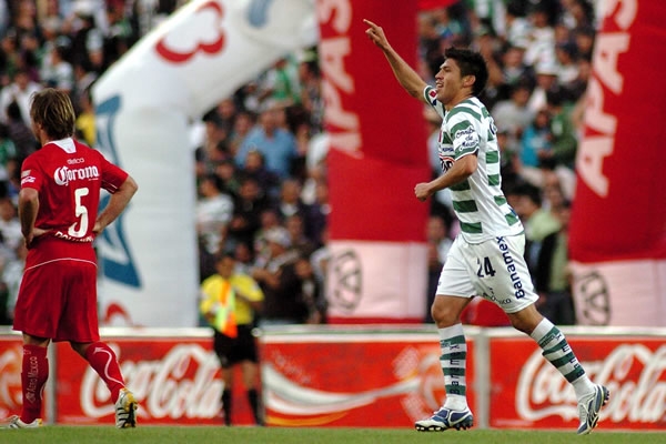 Oribe Peralta anotó el único gol de partido