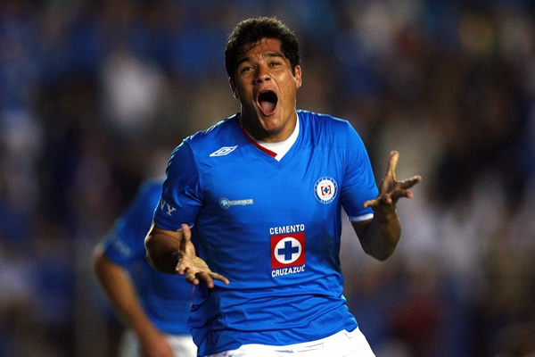 Orozco celebrando el gol azul