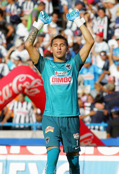 Orozco festeja la victoria rayada