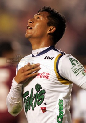 Orozco le daba oxígeno puro al Gladiador que se le fue en una bocanada.