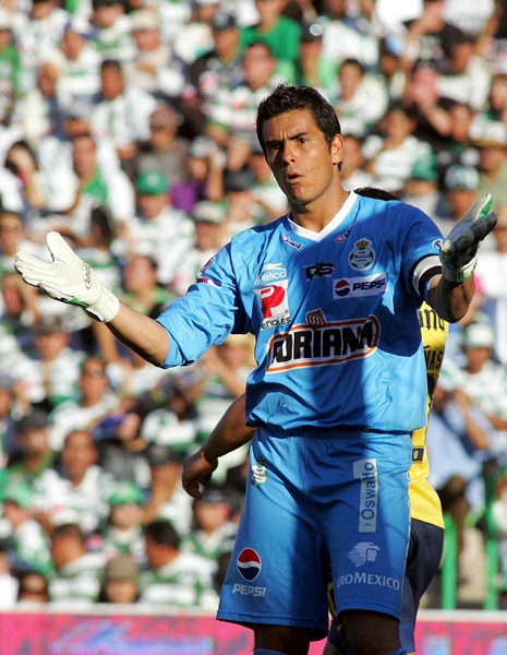 Oswaldo no pudo hacer nada en el gol de Cabañas.