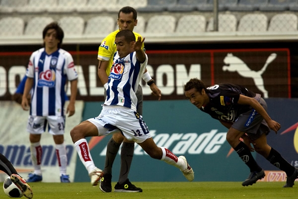 Pachuca intentó acercarse en el marcador