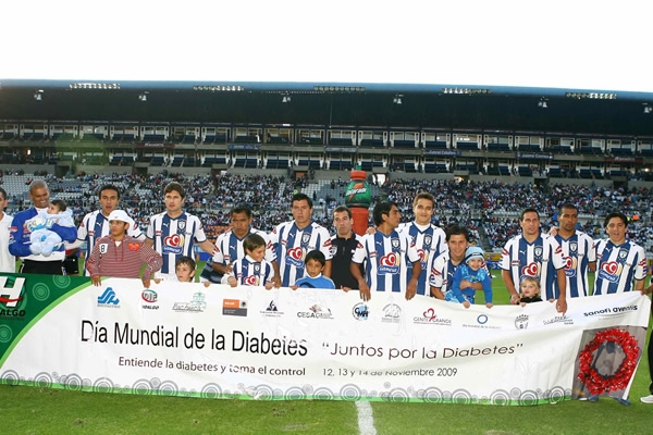 Pachuca se toma la tradicional foto de equipo