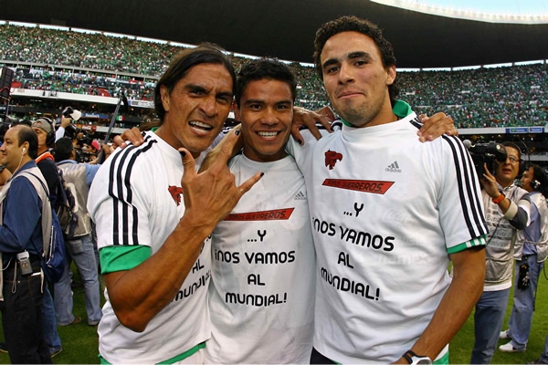 Palencia, Barrera y Esqueda posan para las cámaras